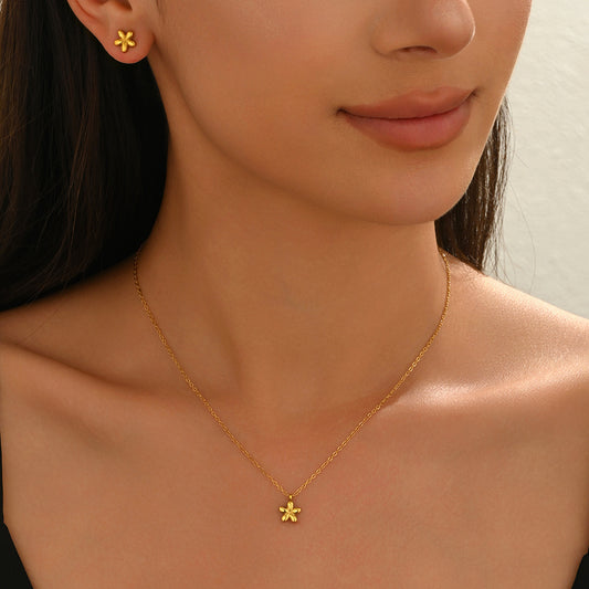 18K Gold-Plated Flower Pendant Necklace & Earrings Set – Waterproof & Hypoallergenic
